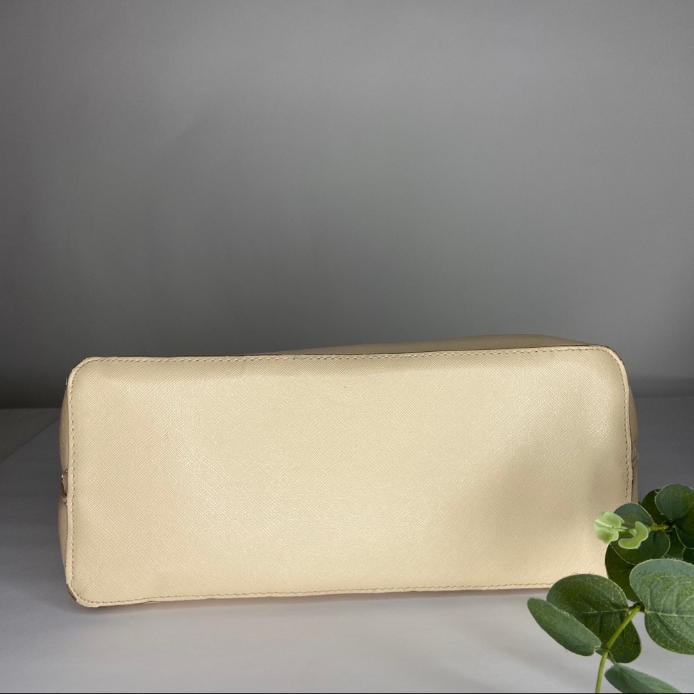 Tan Tote - Picture 2 of 7